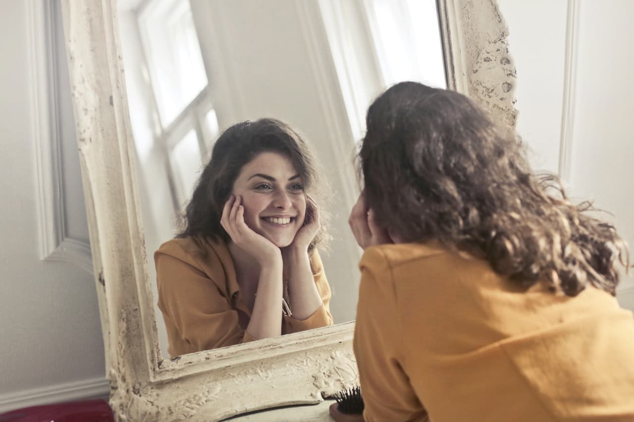 Microblading VS. Permanent Makeup – Pro and Con Comparison