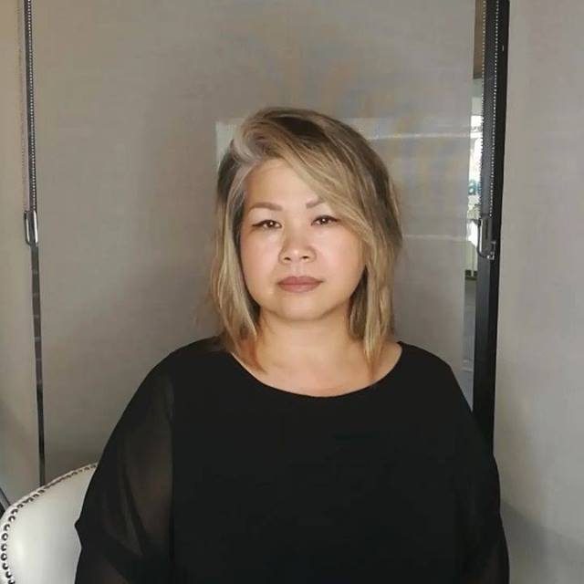 Mimi’s full face: eyeliner, lips and brows