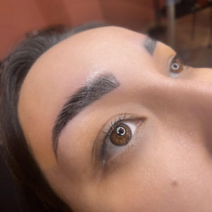 Why Machine Nano Hairstrokes Might Be a Better Option than Microblading Brows