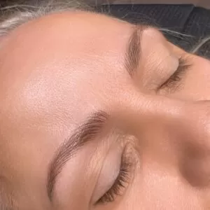 10 Things Girls With Great Eyebrows Always Do